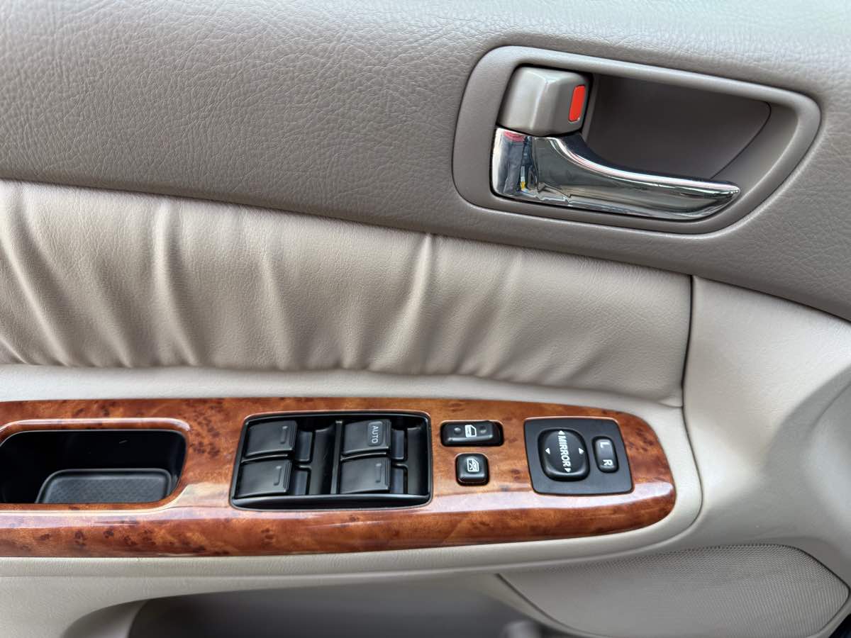 2002 Toyota Camry XLE photo 21