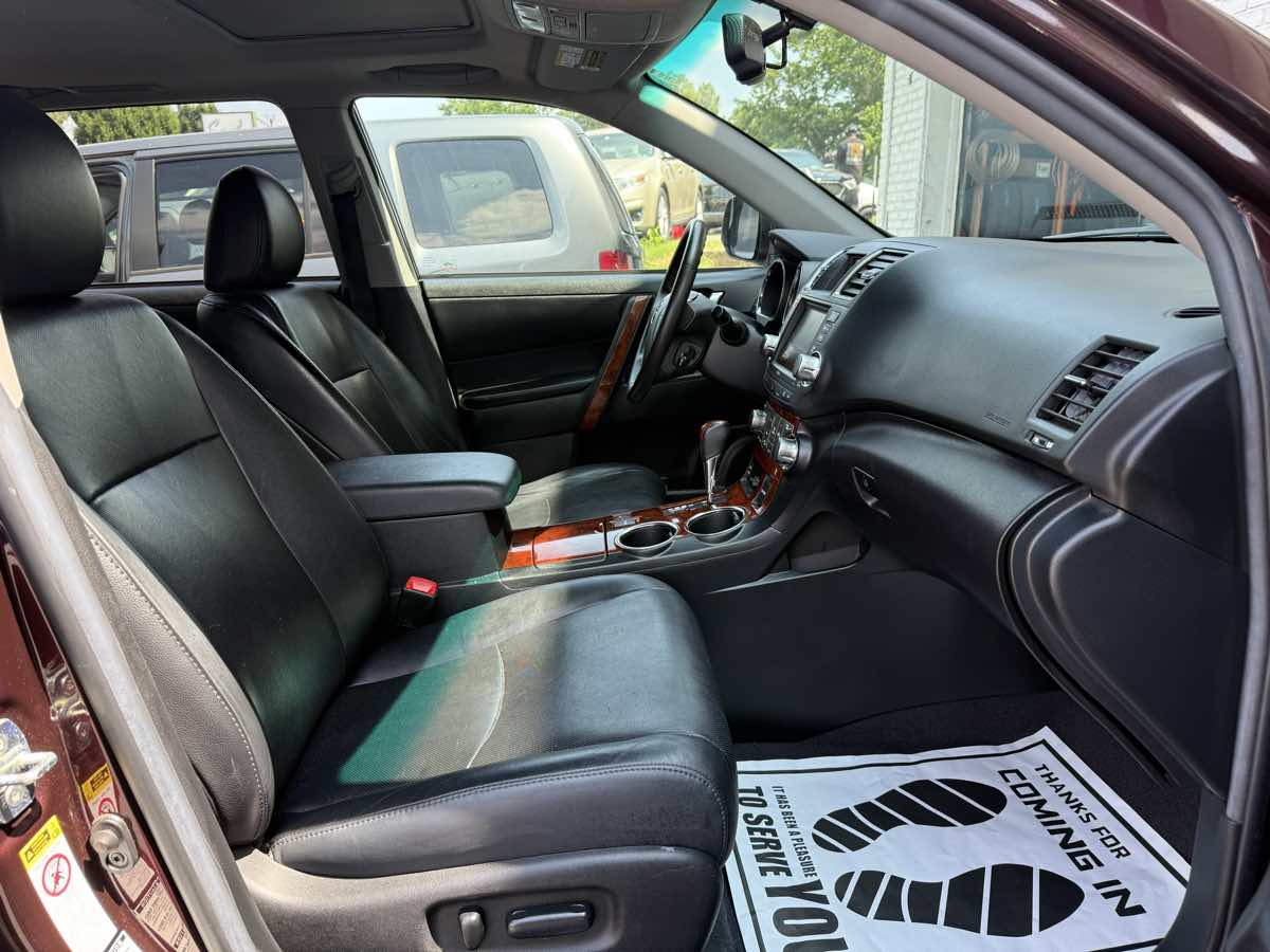 2012 Toyota Highlander Limited photo 10