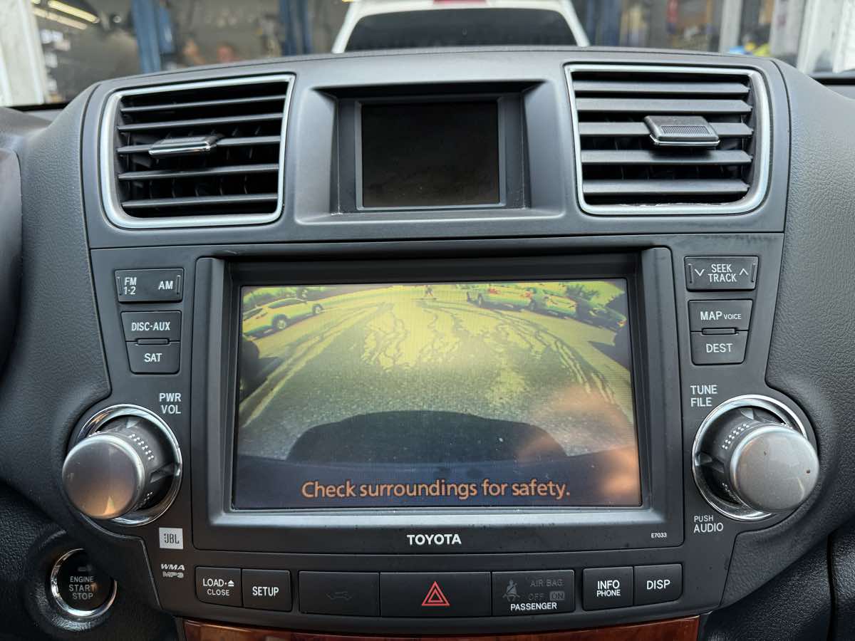 2012 Toyota Highlander Limited photo 17