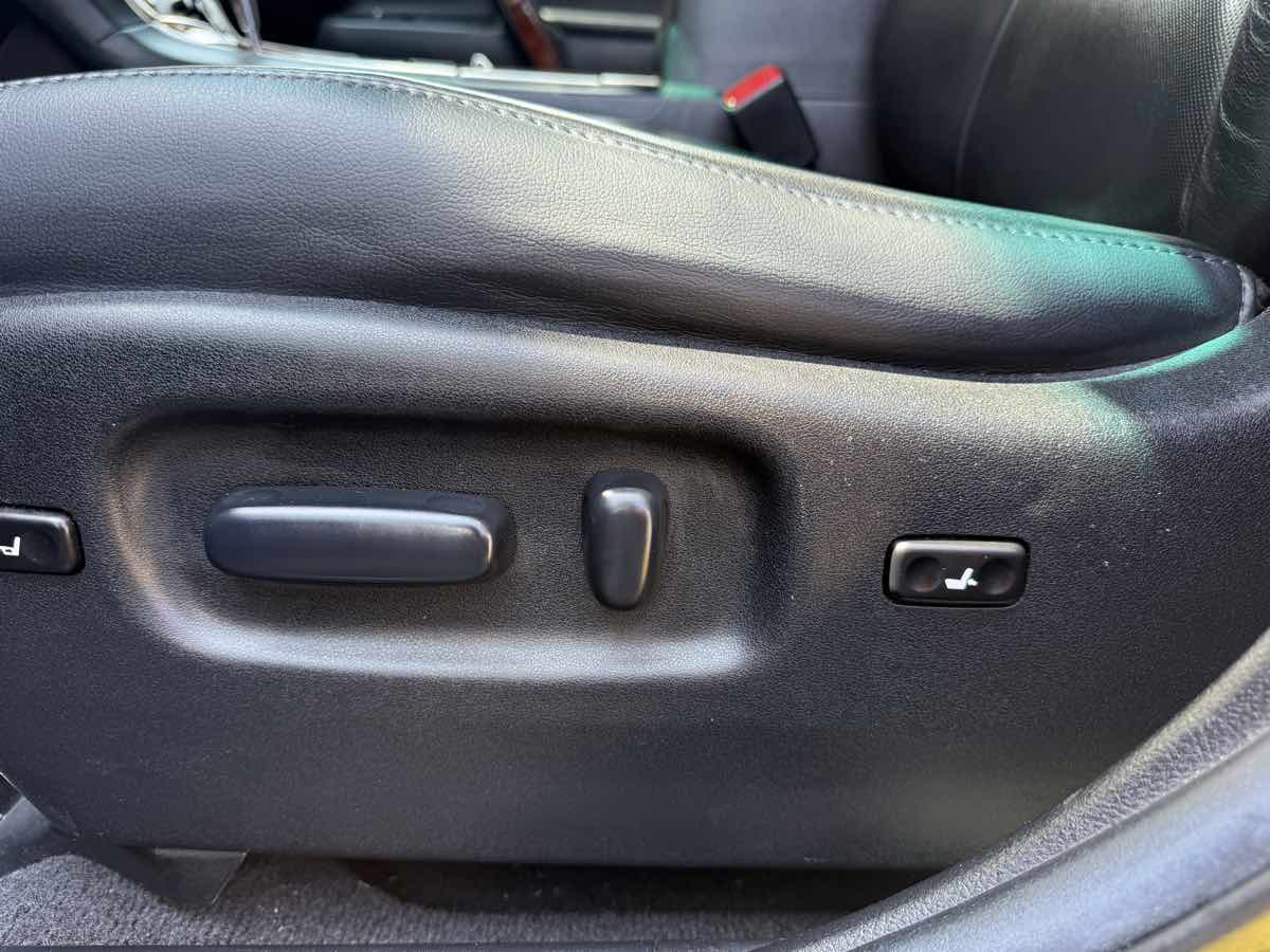 2012 Toyota Highlander Limited photo 25