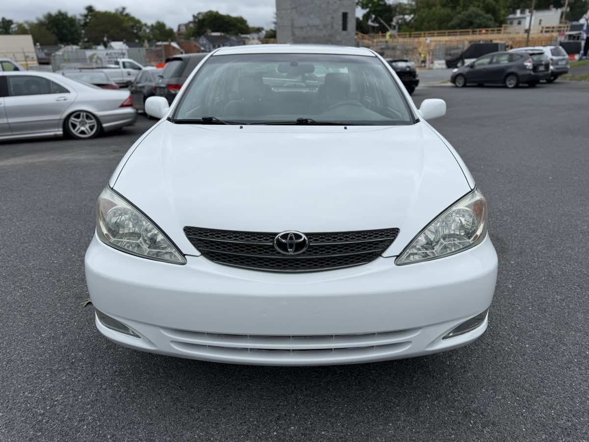 2004 Toyota Camry XLE photo 2