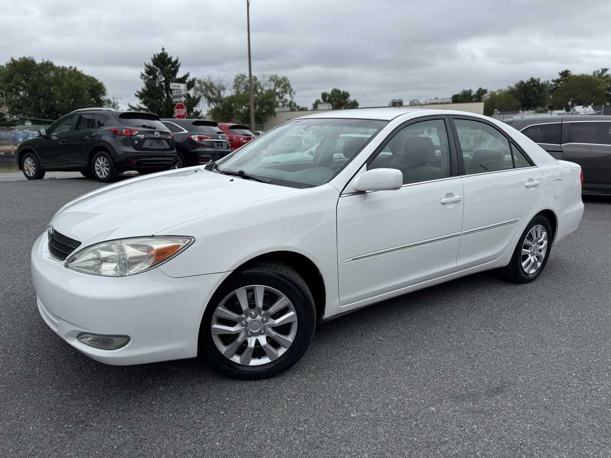 2004 Toyota Camry XLE photo 3