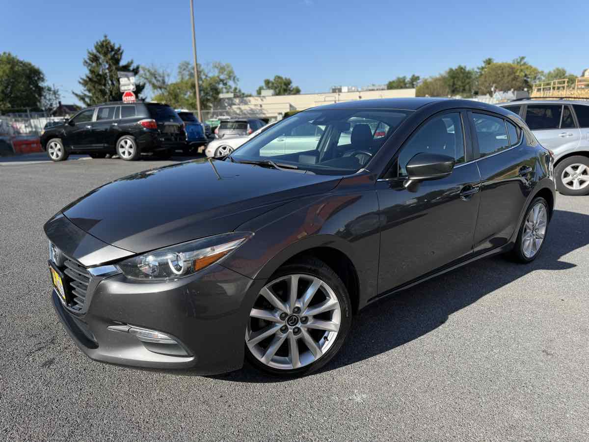 2017 Mazda Mazda3 Touring photo 3