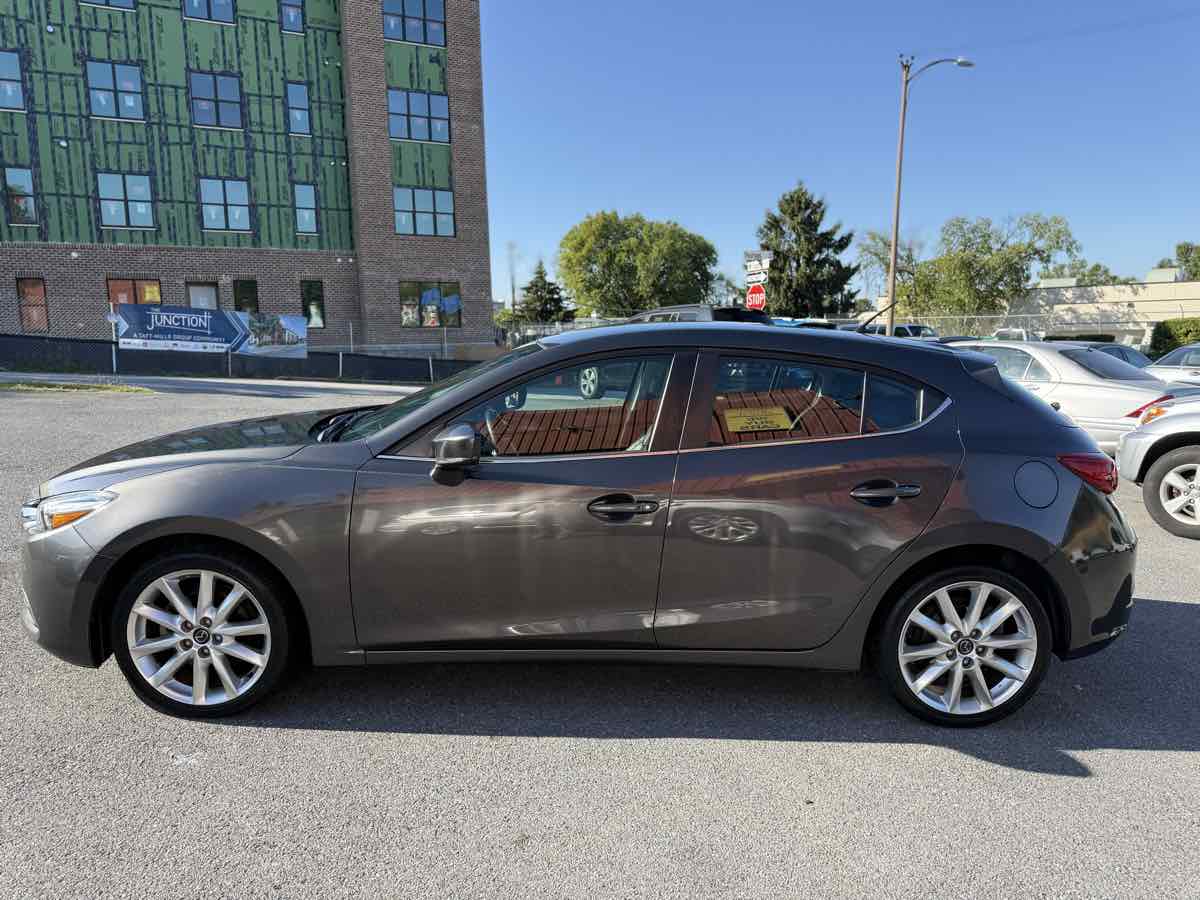 2017 Mazda Mazda3 Touring photo 4