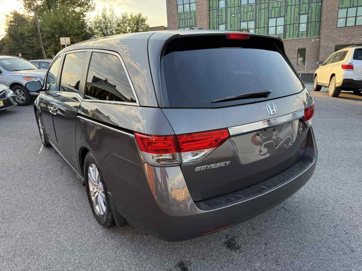 2015 Honda Odyssey EX-L photo 4