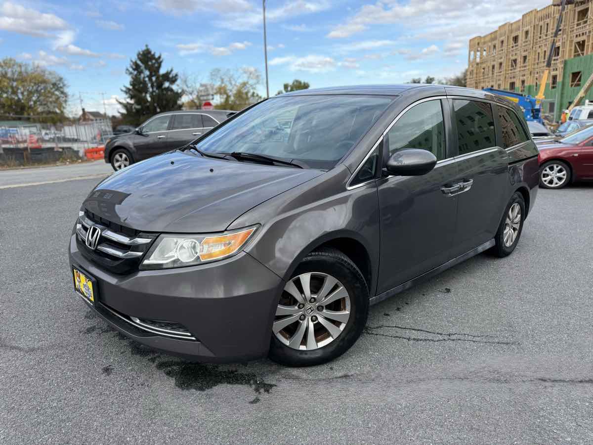 2014 Honda Odyssey EX photo 2