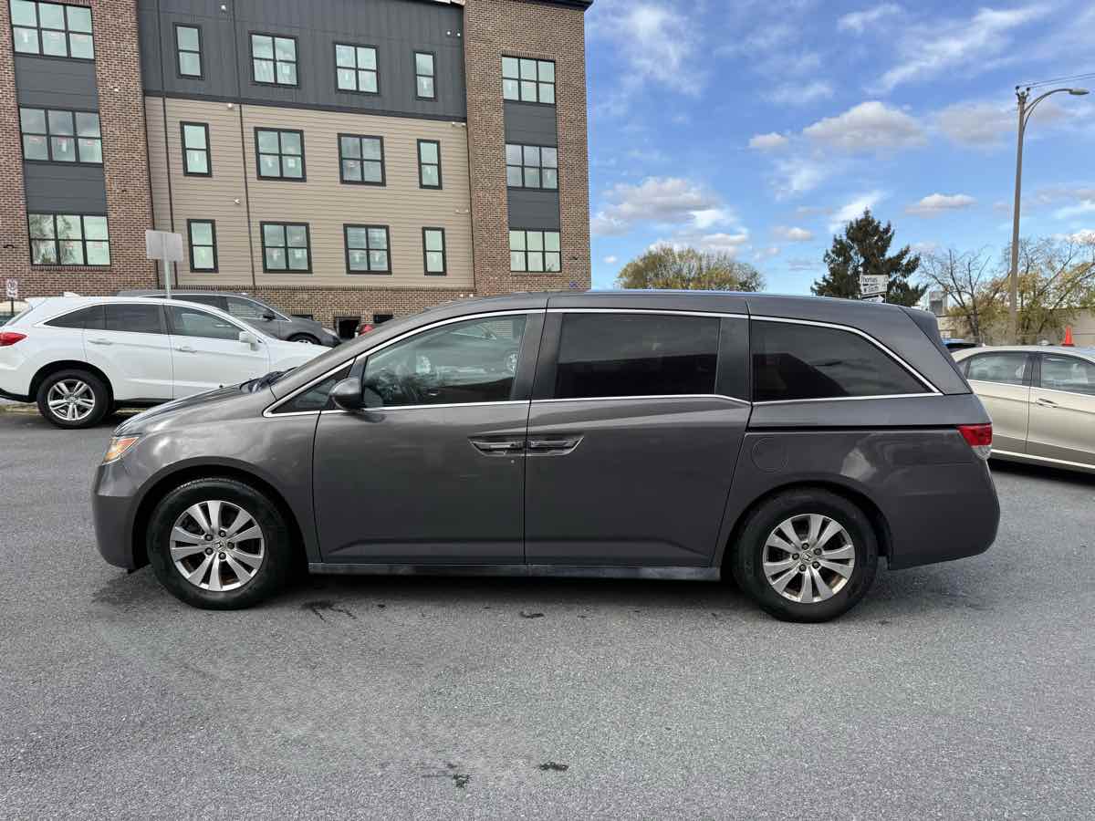 2014 Honda Odyssey EX photo 3