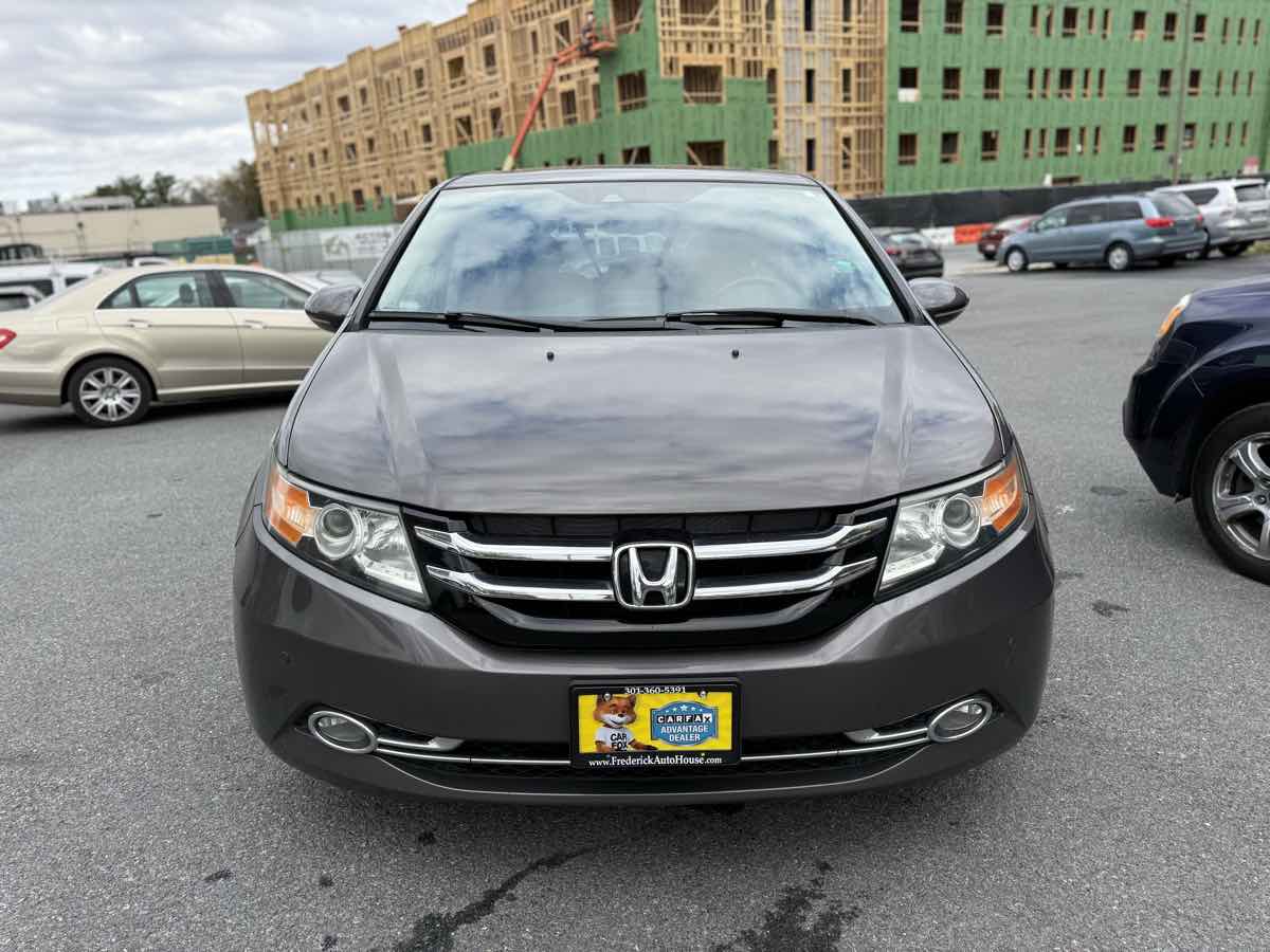 2015 Honda Odyssey Touring Elite photo 2