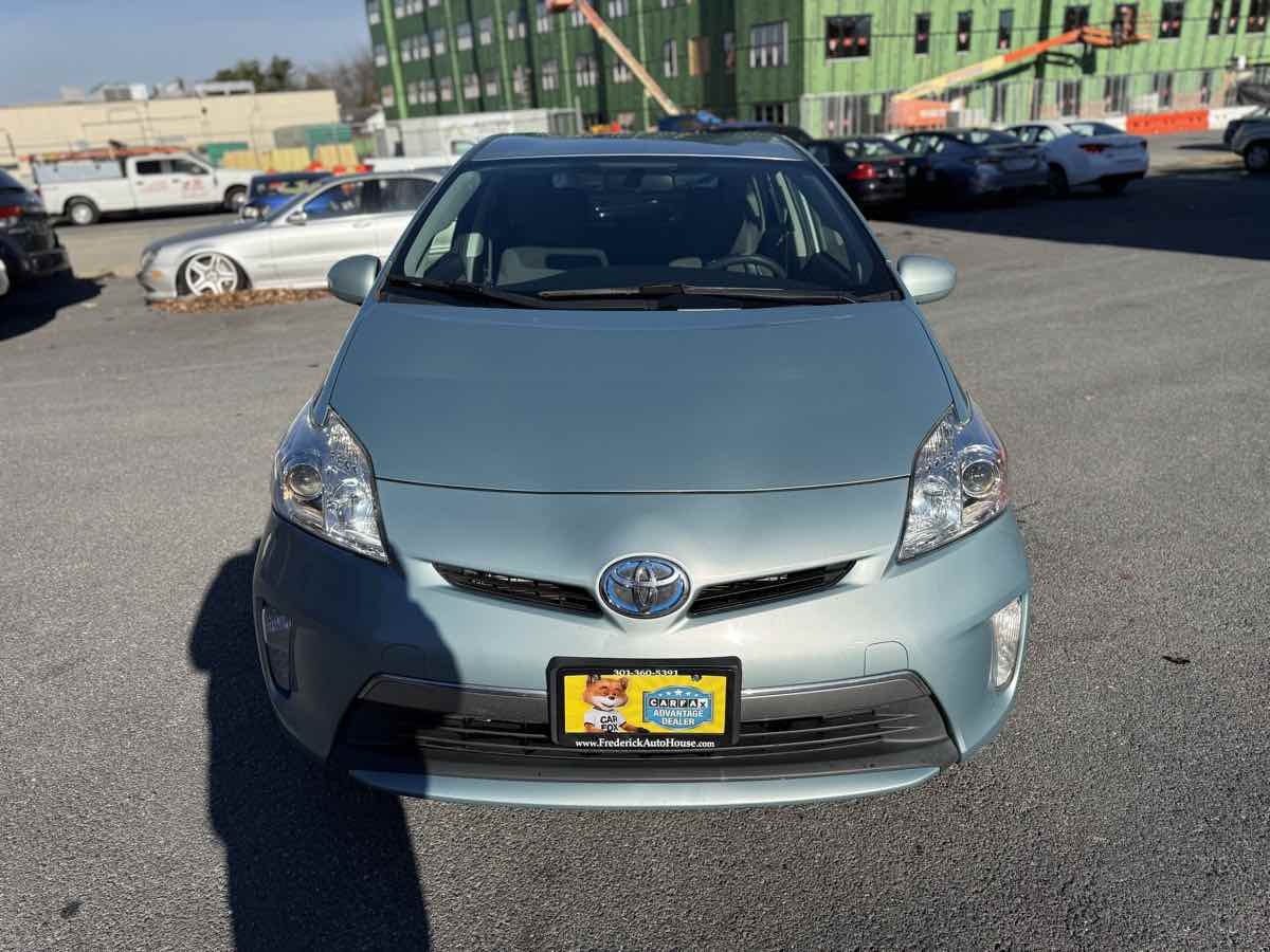 2013 Toyota Prius Plug-in photo 2