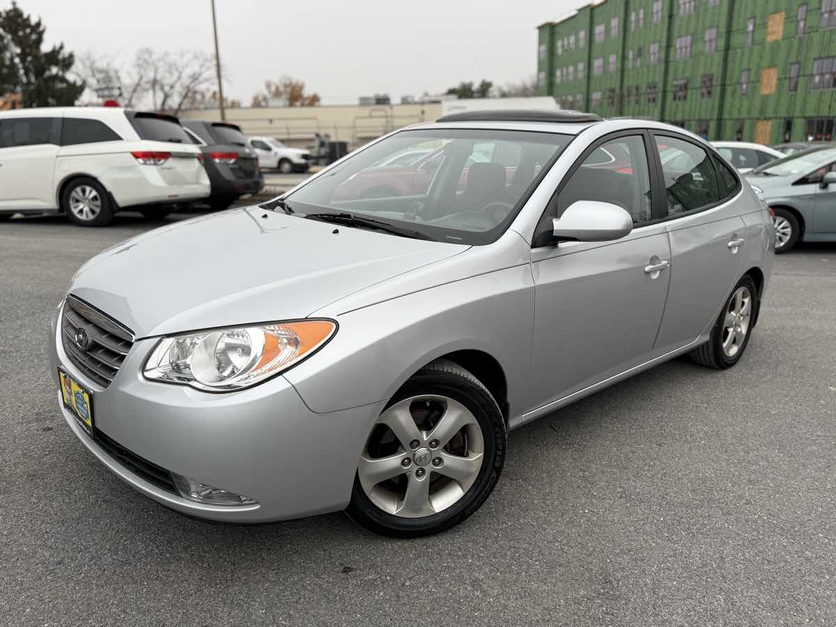 2009 Hyundai Elantra SE photo 2