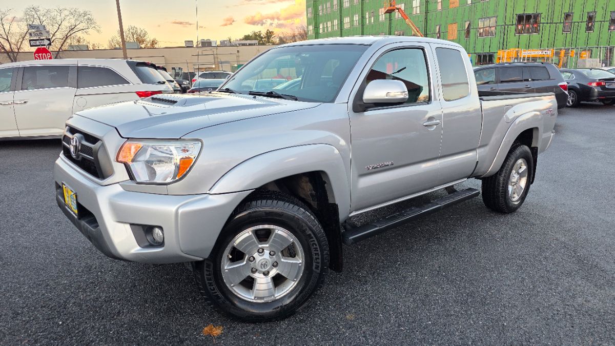 2013 Toyota Tacoma TRD photo 3