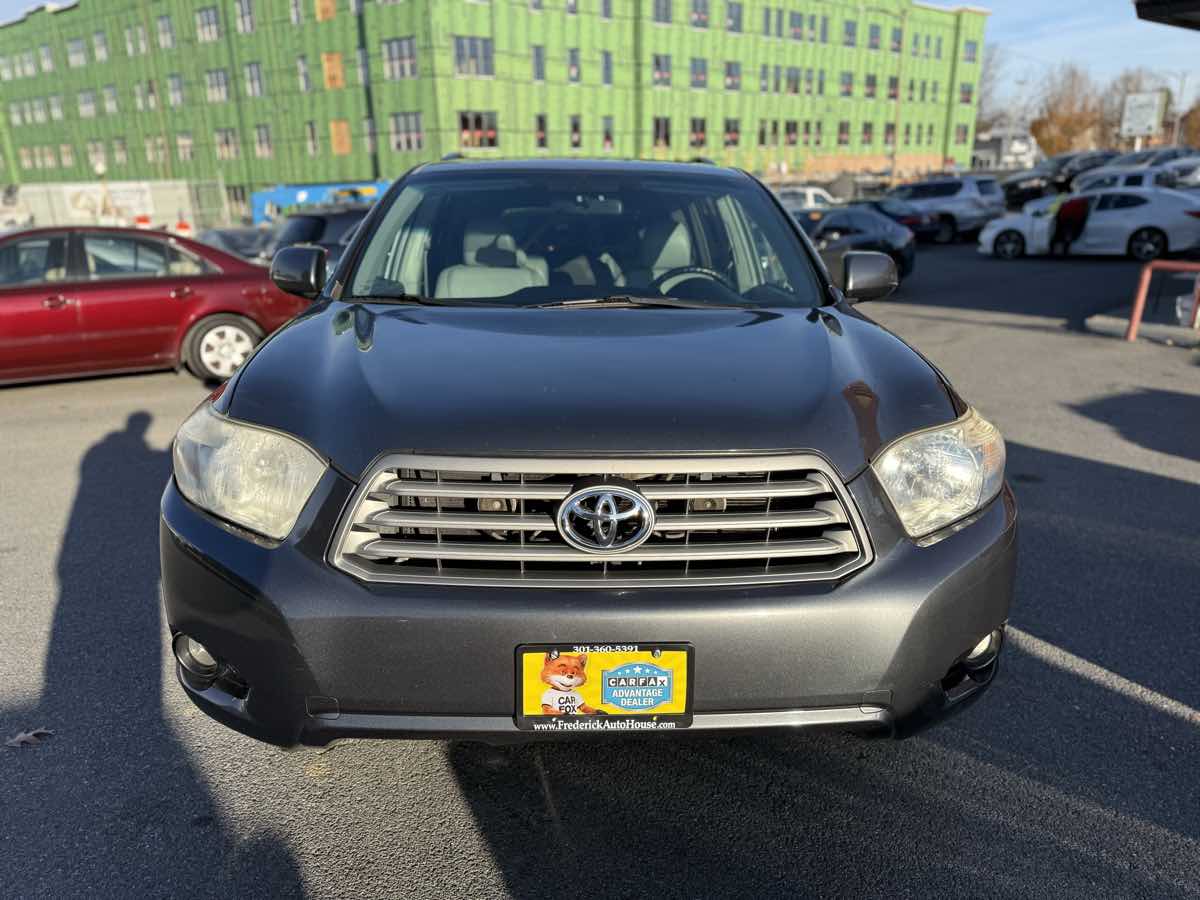 2010 Toyota Highlander SE photo 2