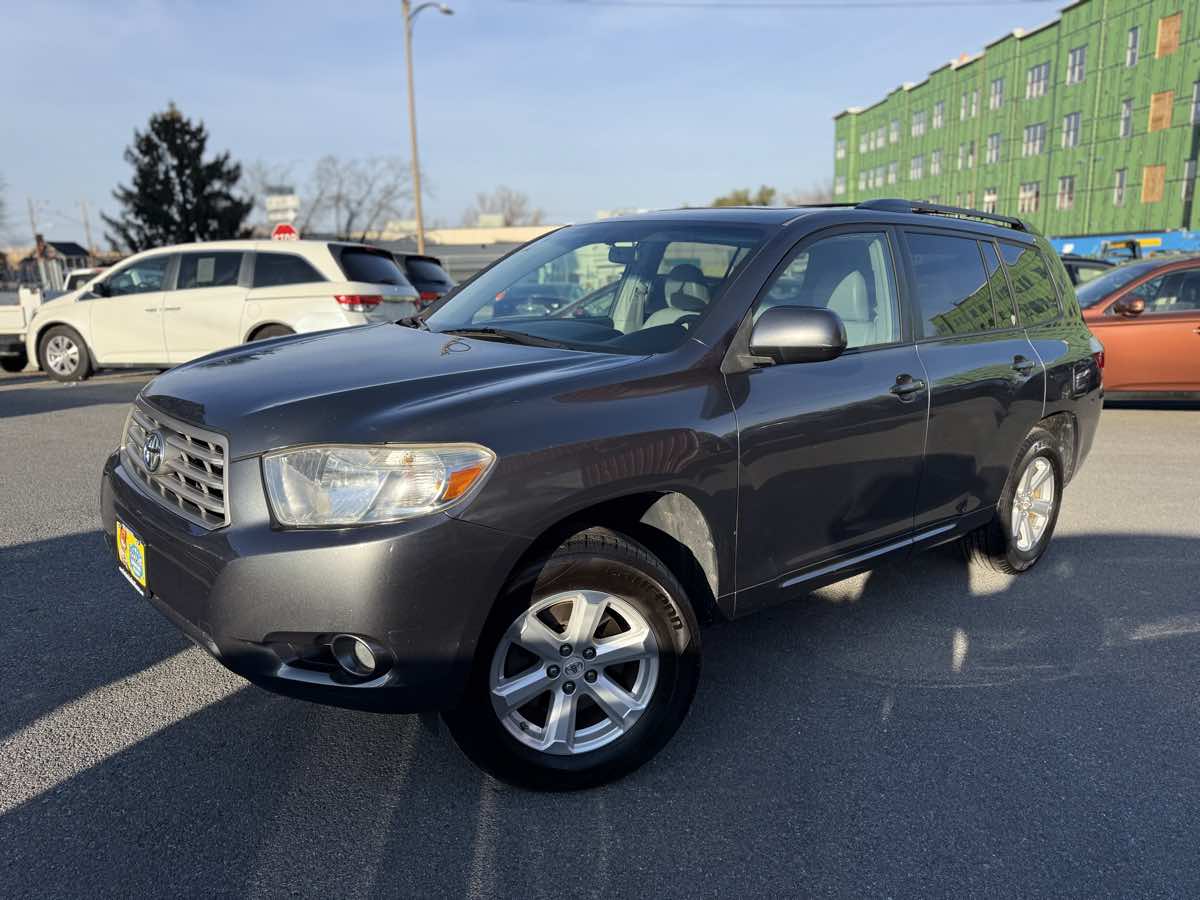 2010 Toyota Highlander SE photo 3