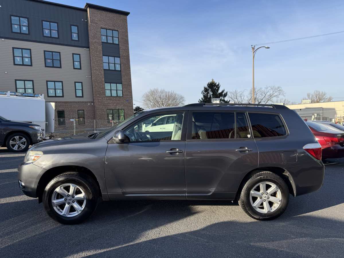 2010 Toyota Highlander SE photo 4