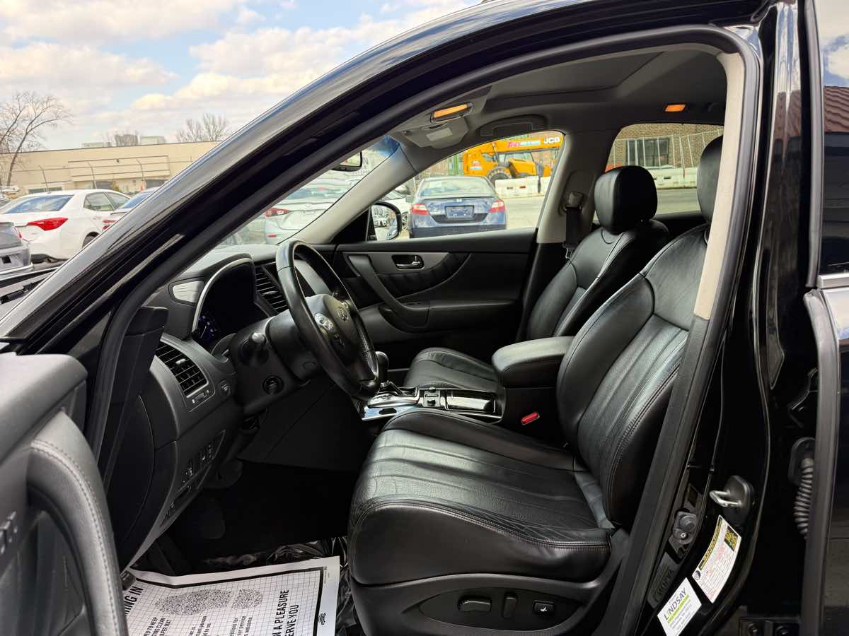 2015 INFINITI QX70 Base - Photo 9