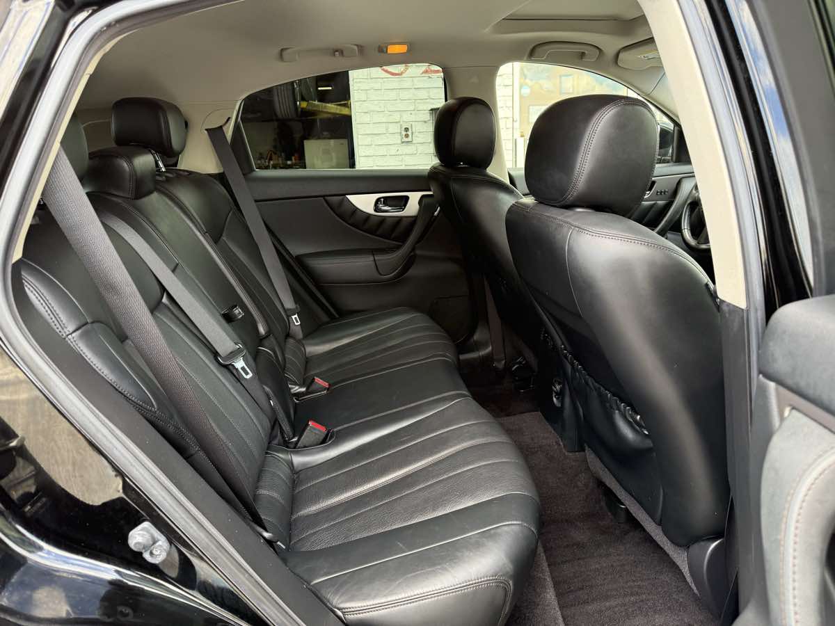 2015 INFINITI QX70 Base - Photo 11
