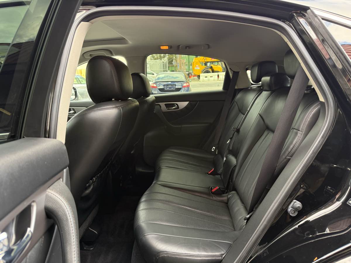 2015 INFINITI QX70 Base - Photo 12