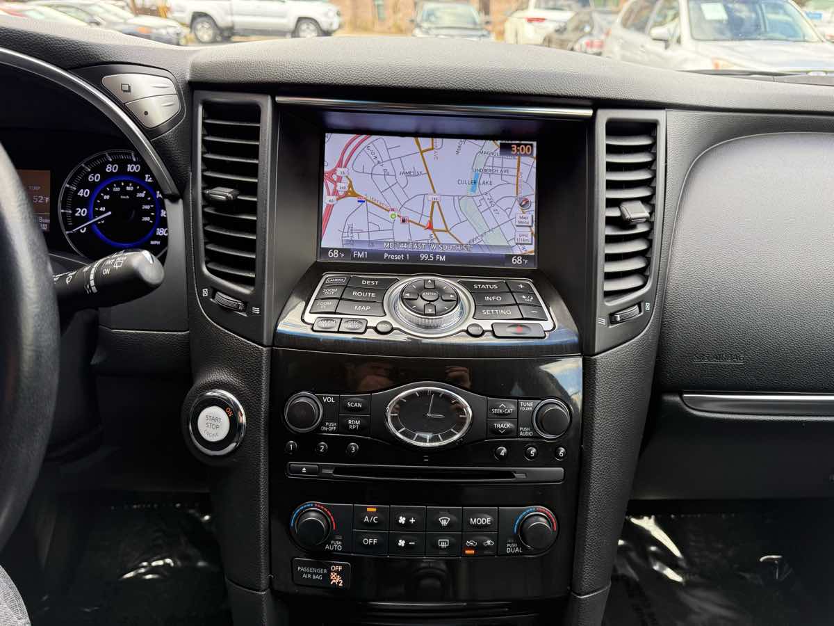 2015 INFINITI QX70 Base - Photo 17