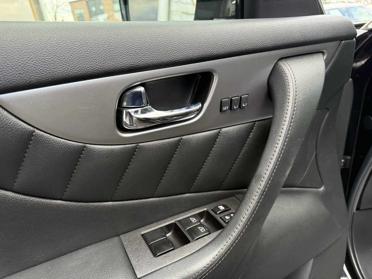 2015 INFINITI QX70 Base - Photo 25
