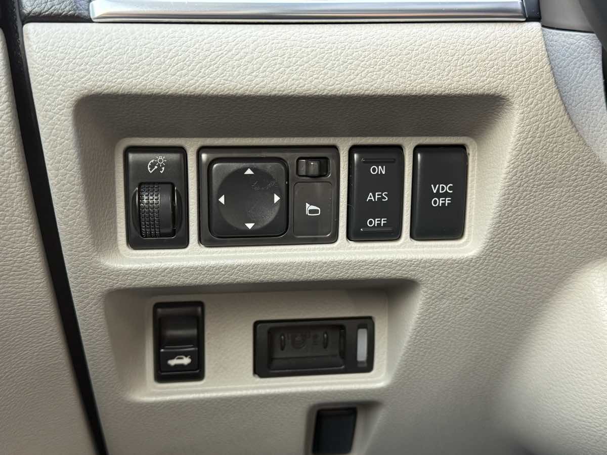 2008 INFINITI M 35 - Photo 24