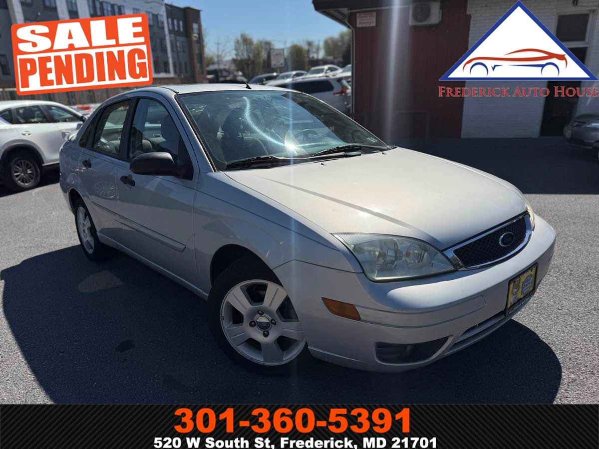 2006 Ford Focus ZX4 SES's photo