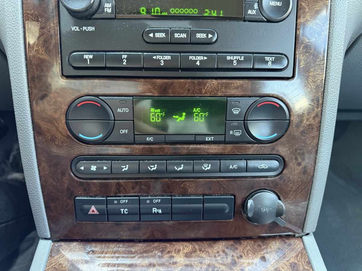 2005 Ford Five Hundred SEL - Photo 19