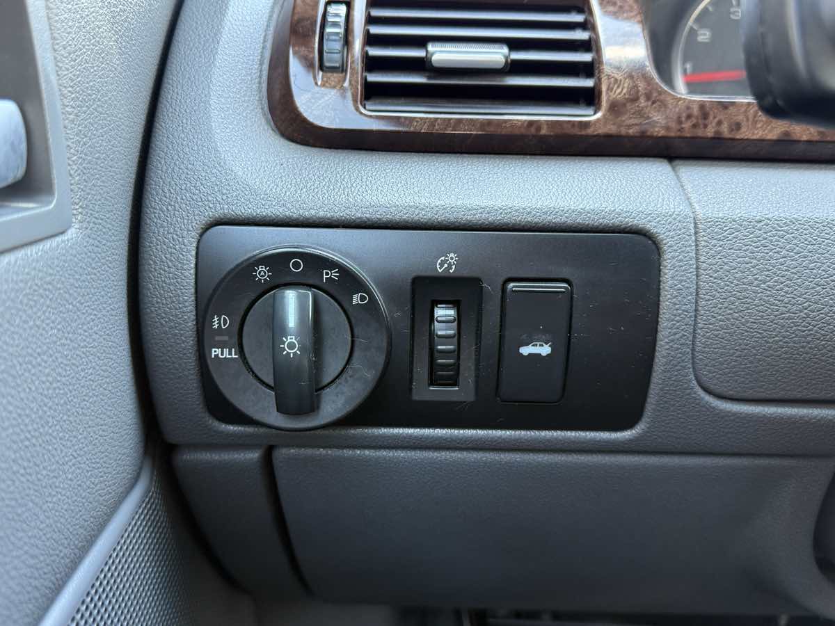 2005 Ford Five Hundred SEL - Photo 20
