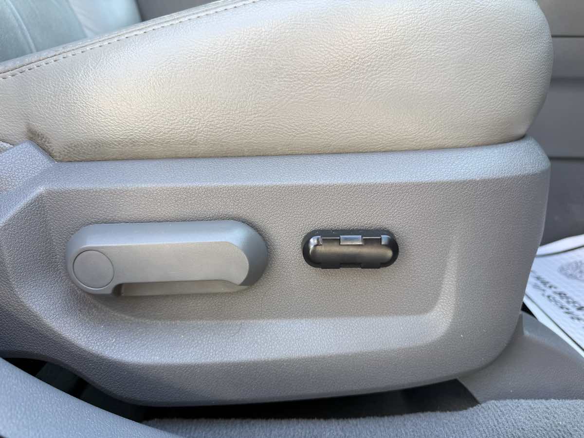 2005 Ford Five Hundred SEL - Photo 23