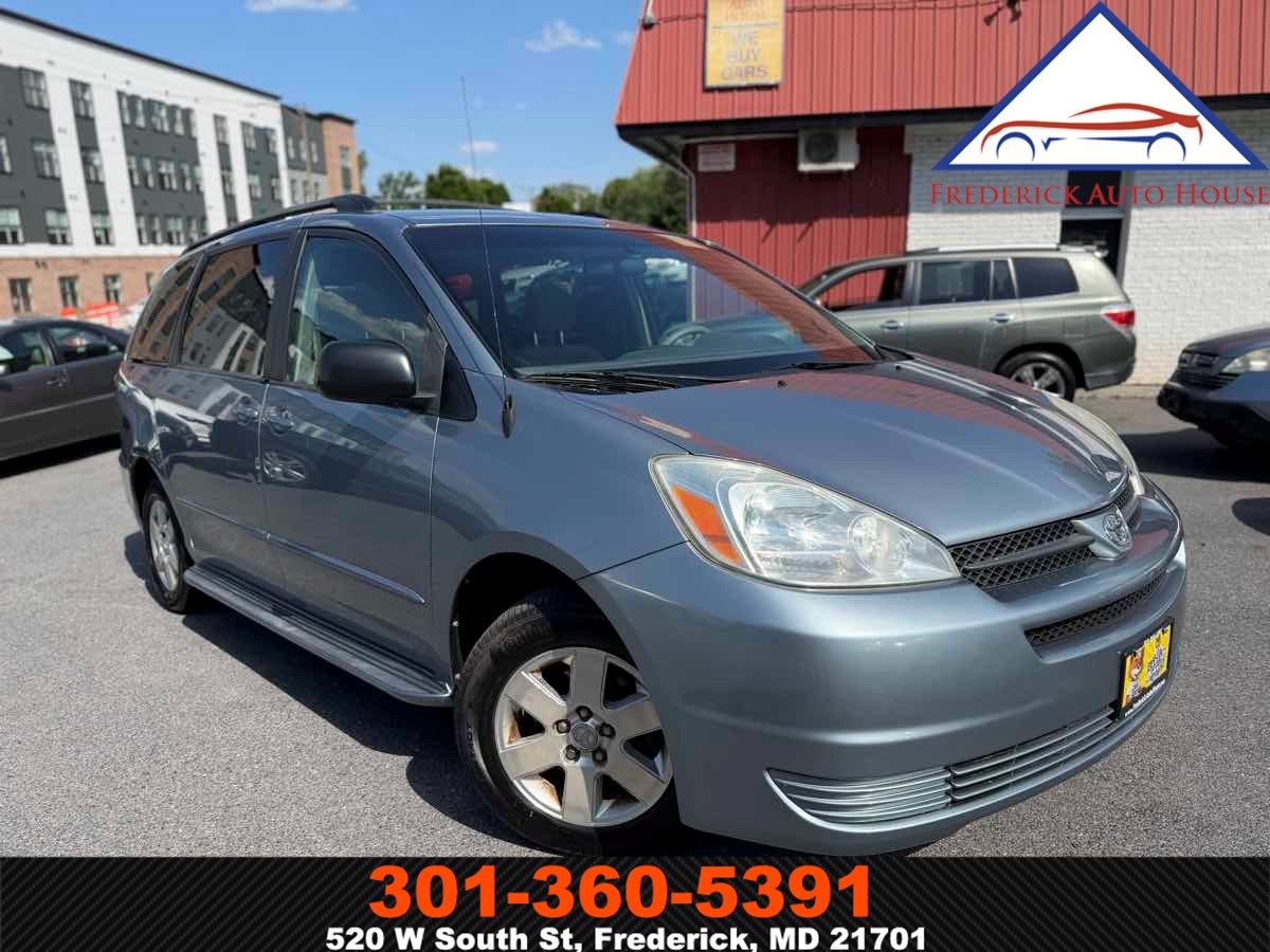 2004 Toyota Sienna's photo