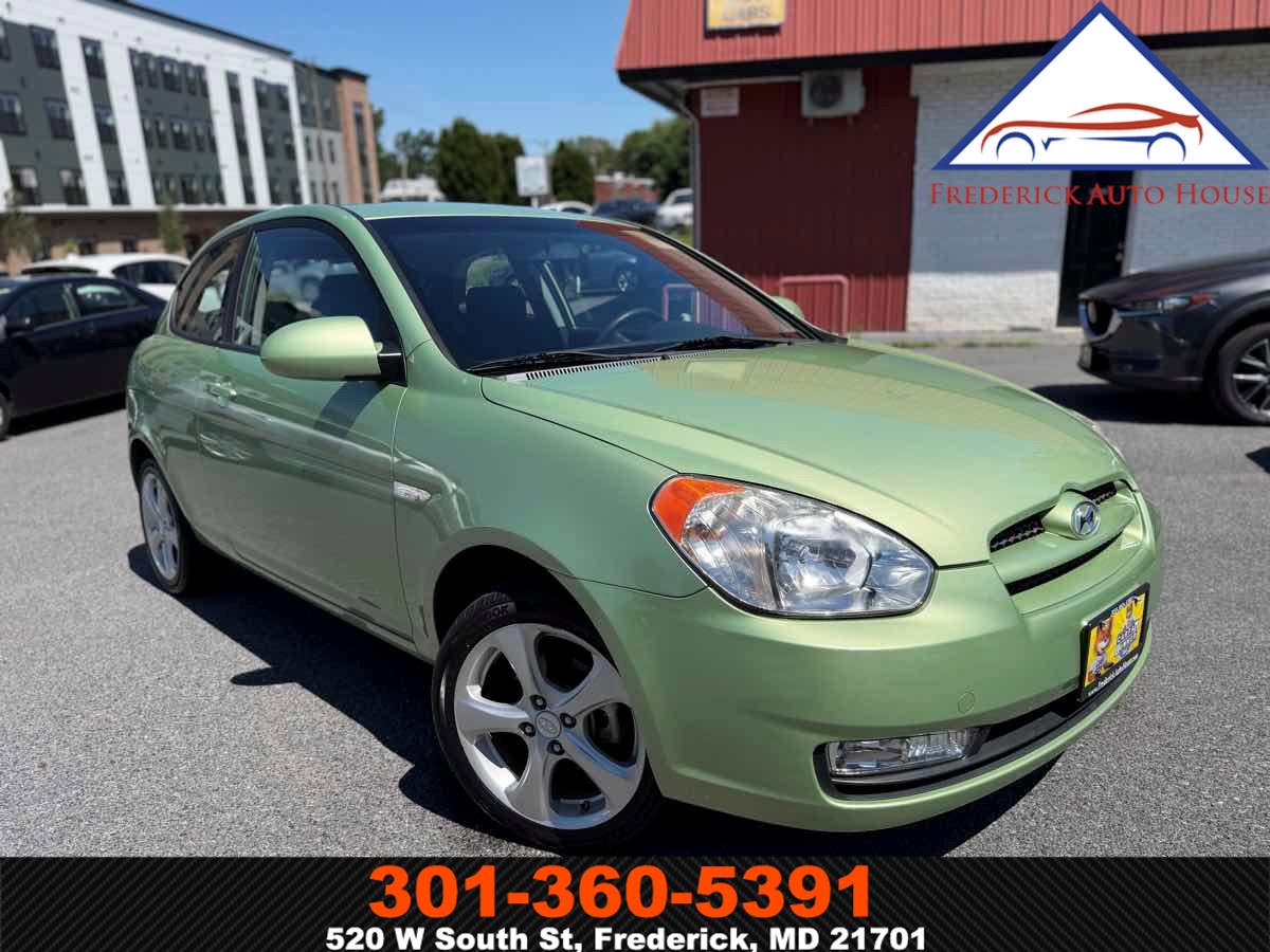 2009 Hyundai Accent SE 3-Door 5-Speed Manual's photo