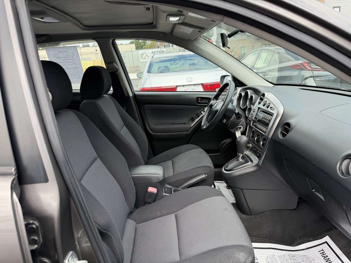 Pontiac Vibe photo 10