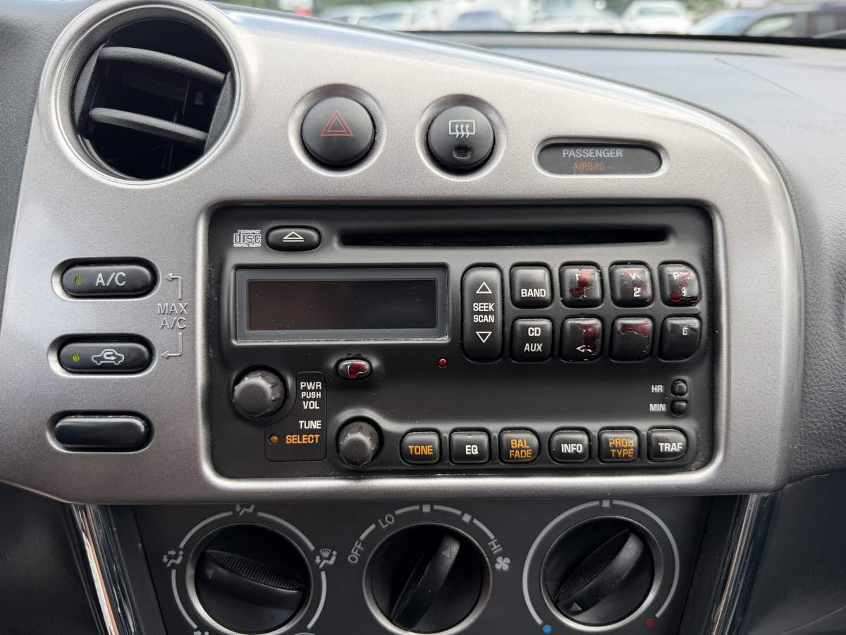 Pontiac Vibe photo 17
