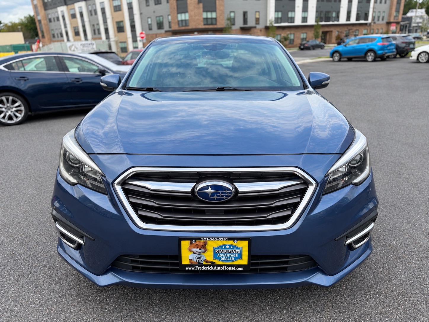 Subaru Legacy photo 2