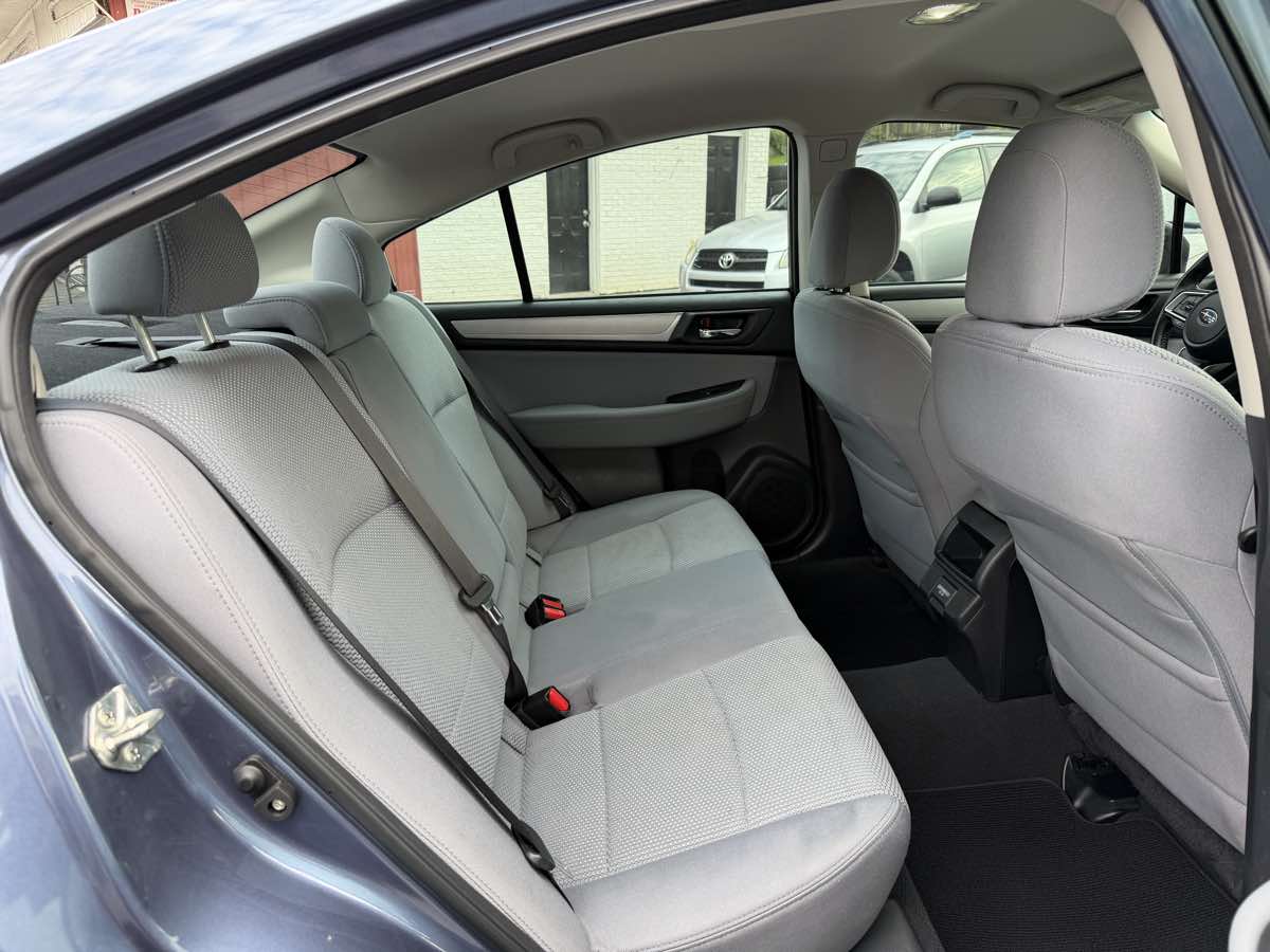 Subaru Legacy photo 12