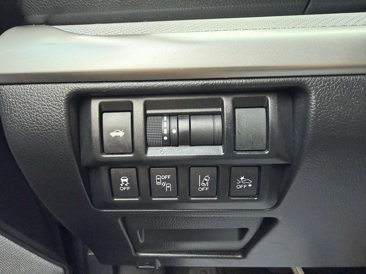 Subaru Legacy photo 21