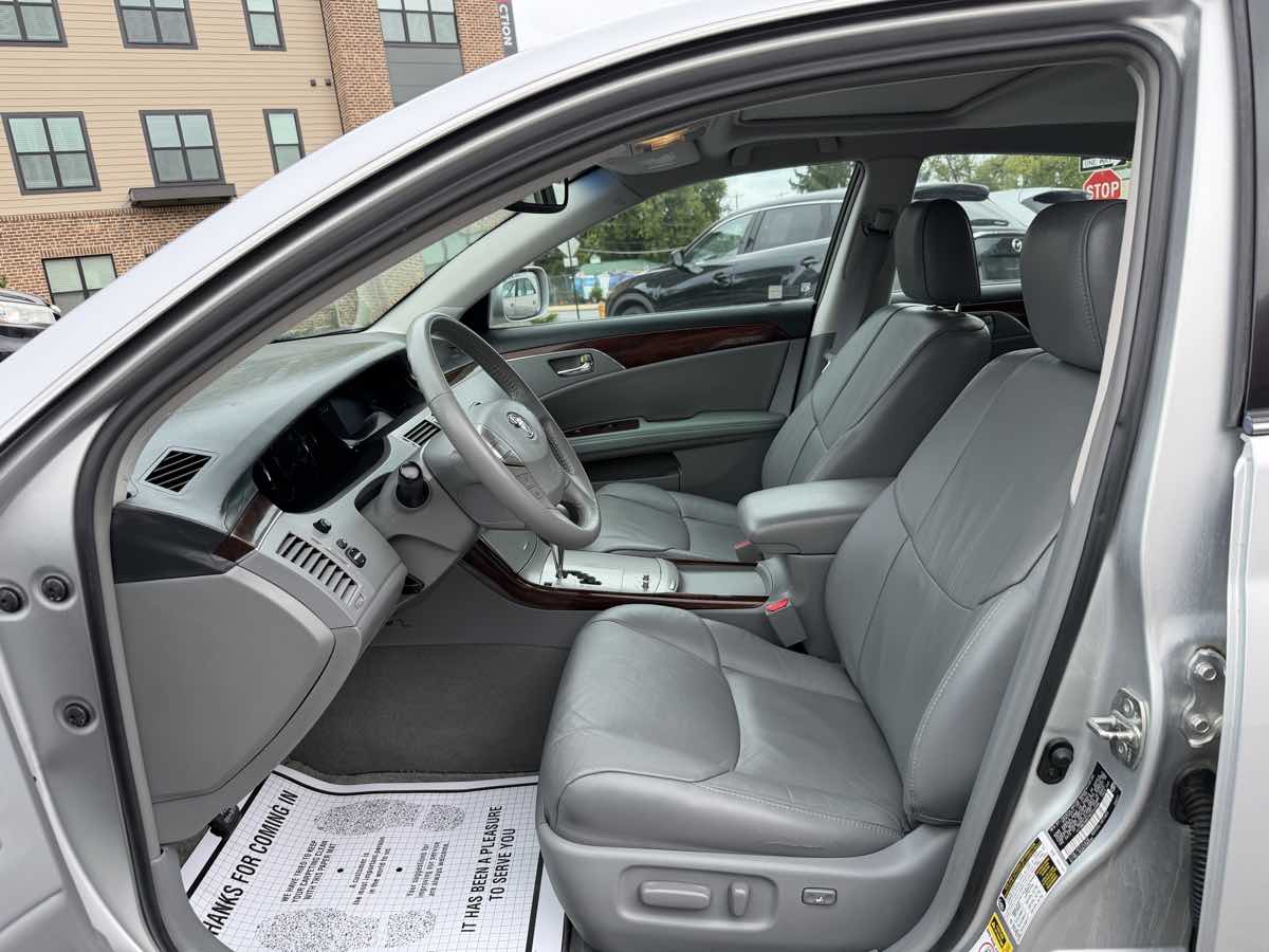 Toyota Avalon photo 9