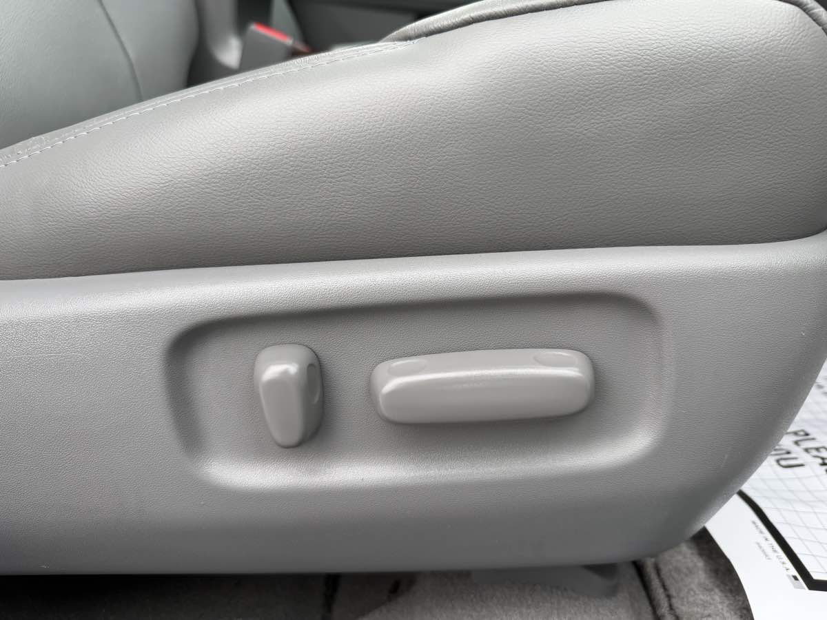 Toyota Avalon photo 25