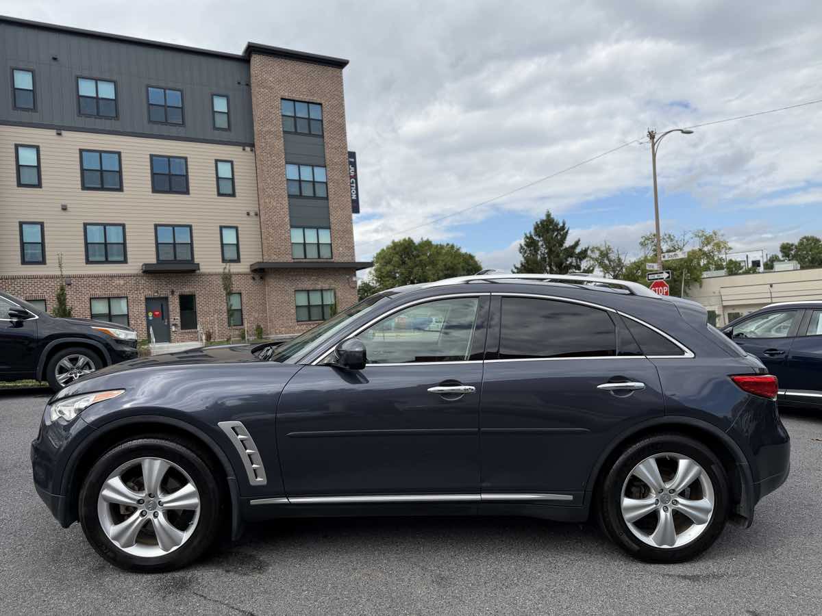 Infiniti FX35 photo 4