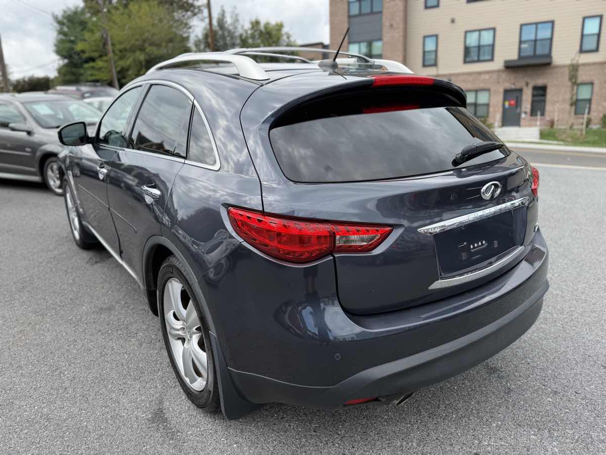 Infiniti FX35 photo 5