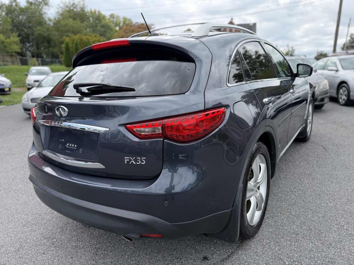 Infiniti FX35 photo 7