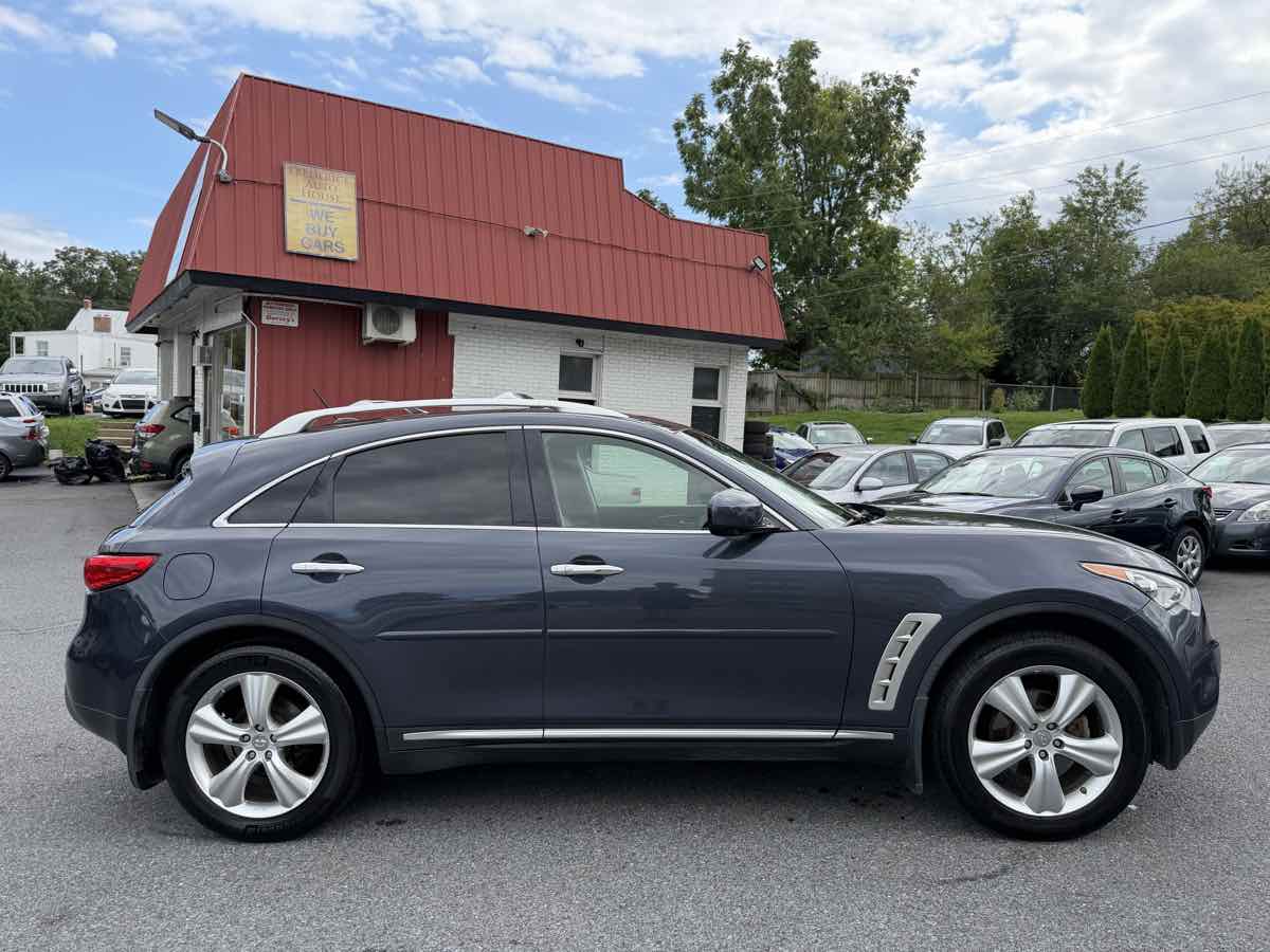 Infiniti FX35 photo 8