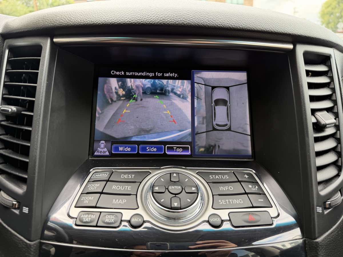 Infiniti FX35 photo 18