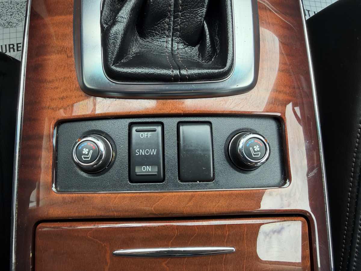 Infiniti FX35 photo 20