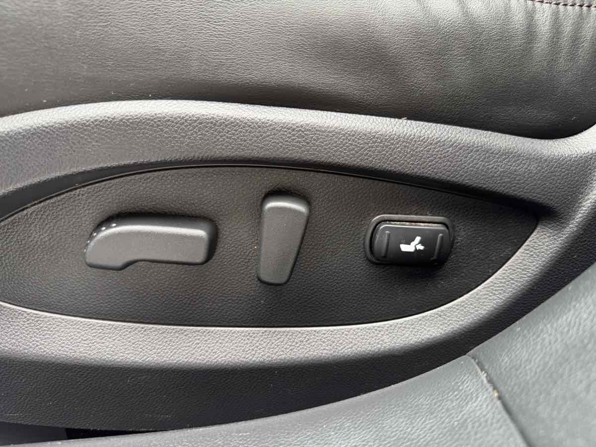 Infiniti FX35 photo 25