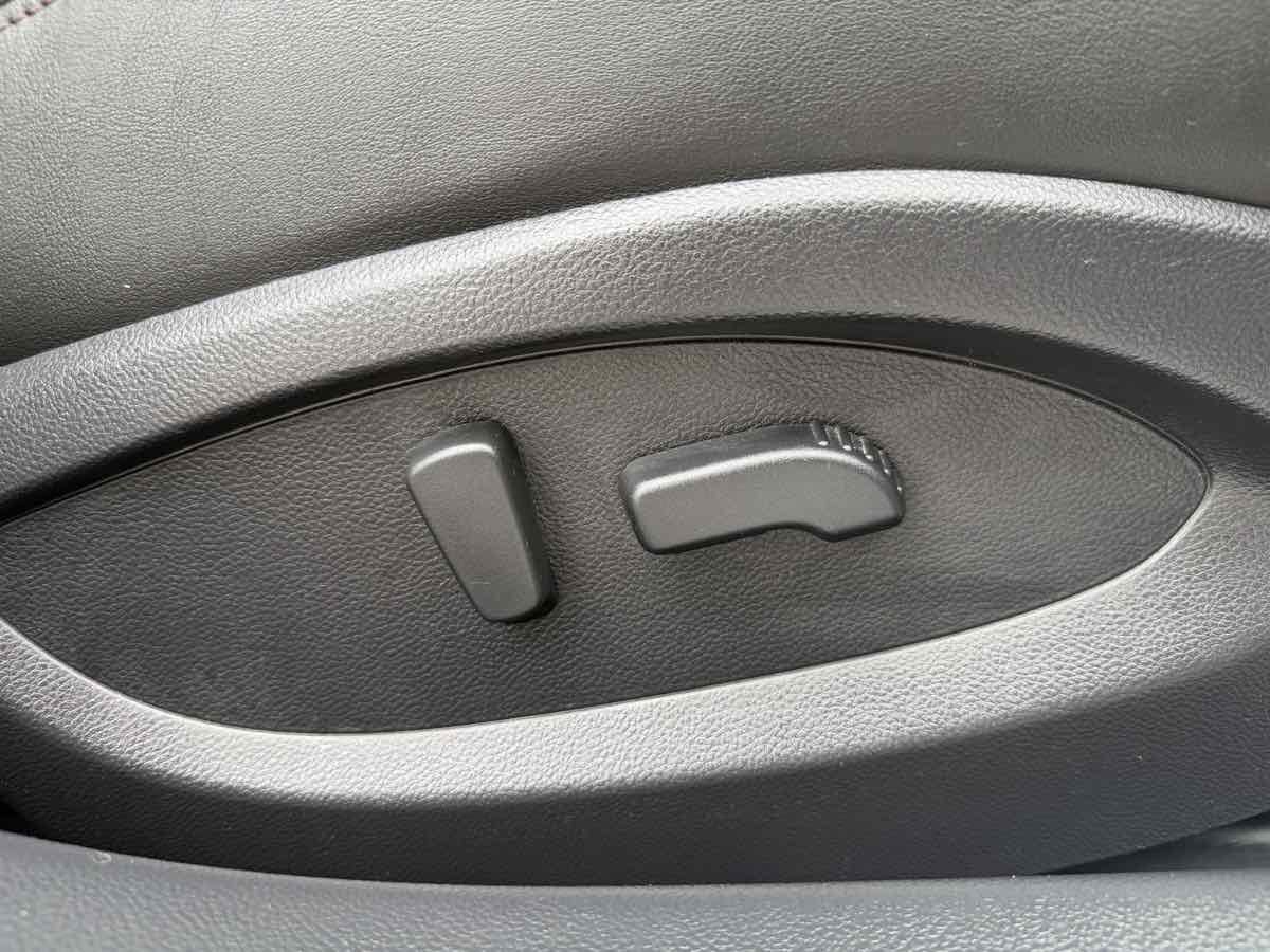 Infiniti FX35 photo 26