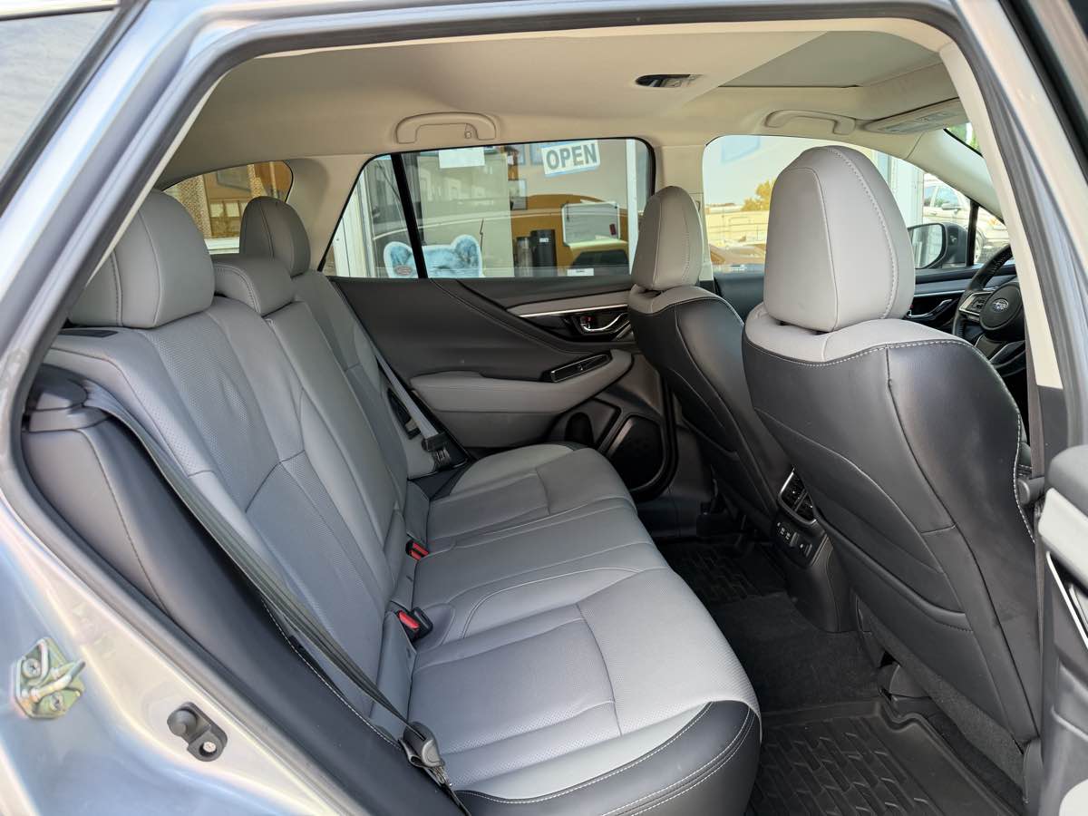Subaru Outback photo 12