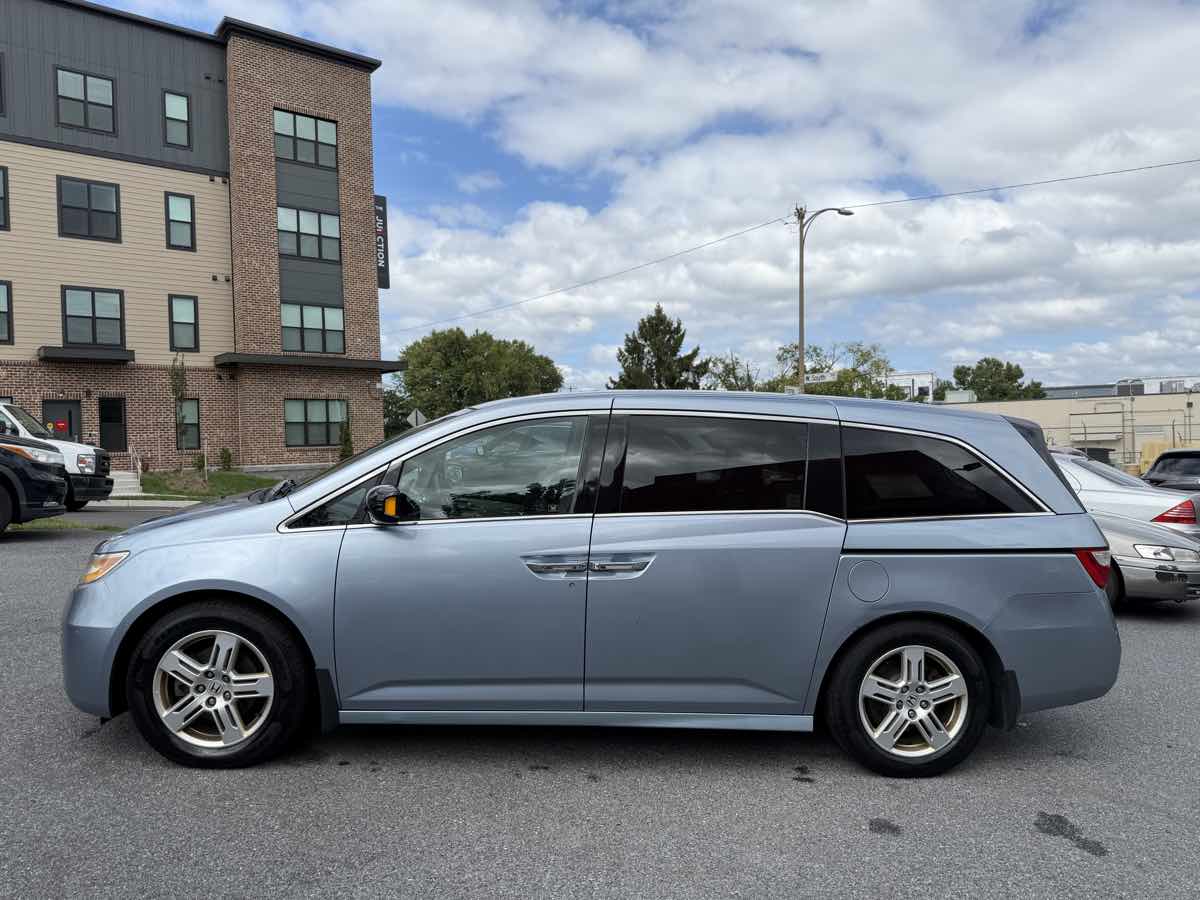Honda Odyssey photo 4