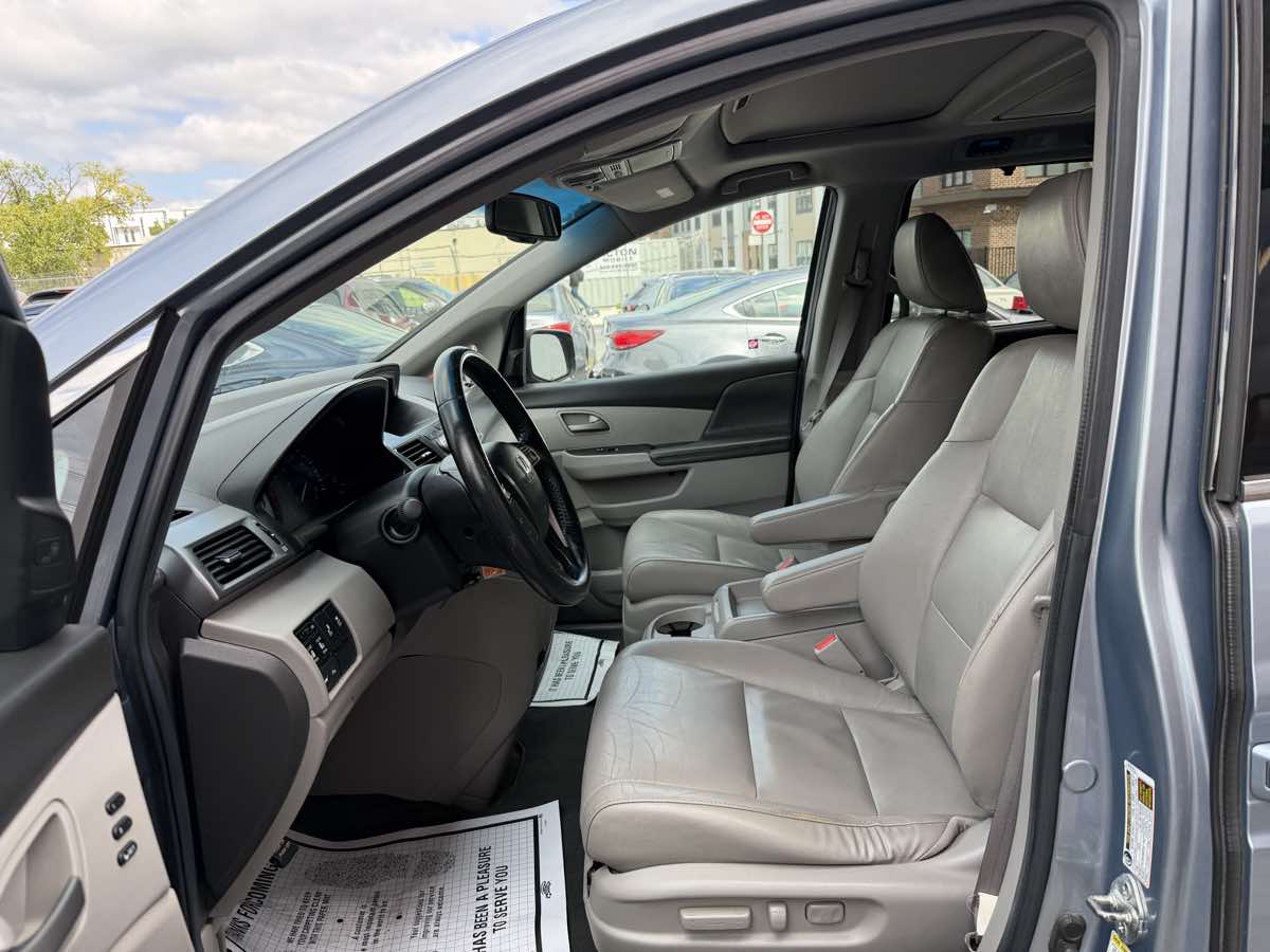 Honda Odyssey photo 9