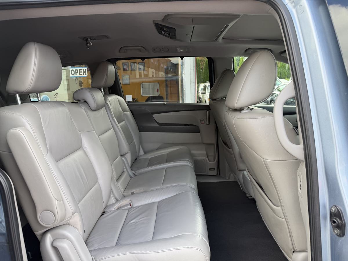 Honda Odyssey photo 12
