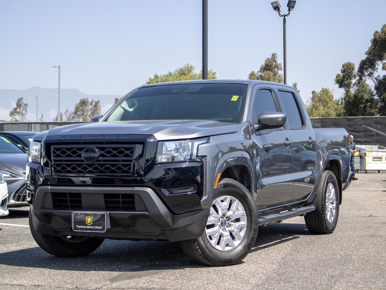 2022 Nissan Frontier SV